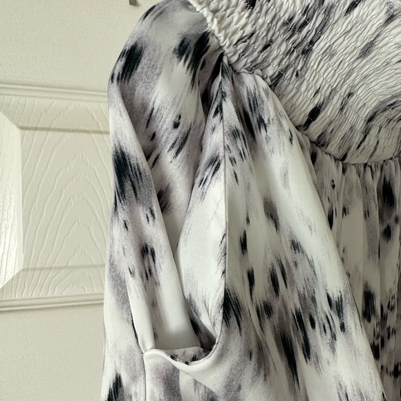 Flowy Wide Legged Pants - Picture 3 of 7